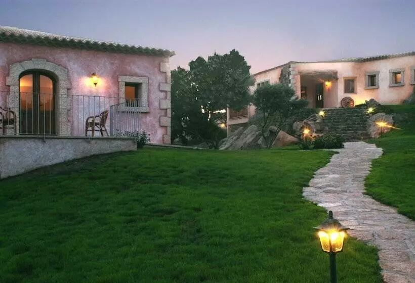 هتل Tenuta Pilastru Country Resort & Spa