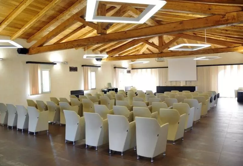 هتل Tenuta Pilastru Country Resort & Spa