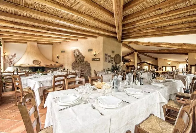 هتل Tenuta Pilastru Country Resort & Spa