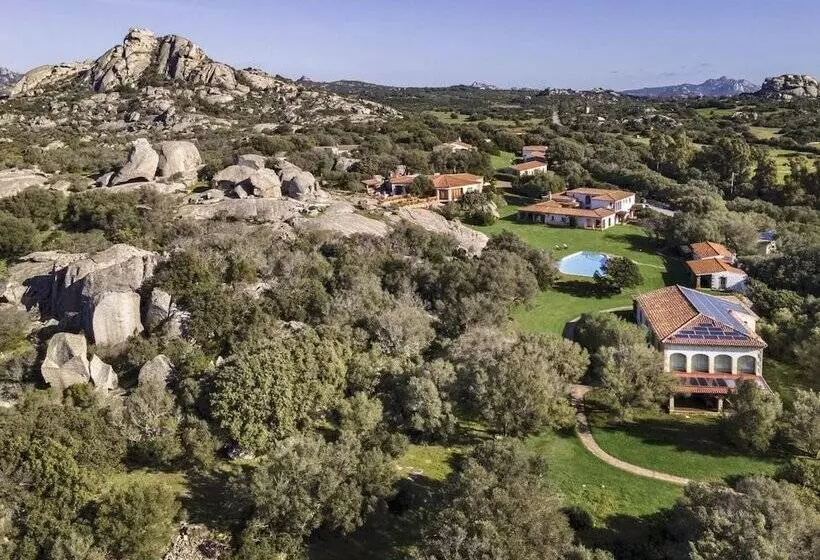 هتل Tenuta Pilastru Country Resort & Spa