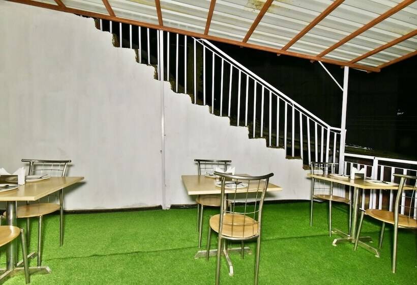 ホテル The Oak Valley