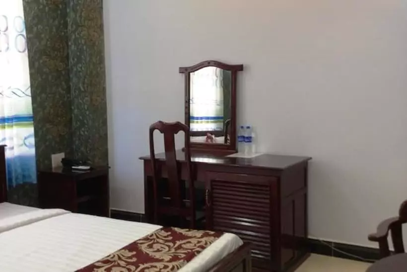 هتل Thi Long Phung
