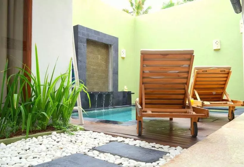 Jas Green Villas And Spa
