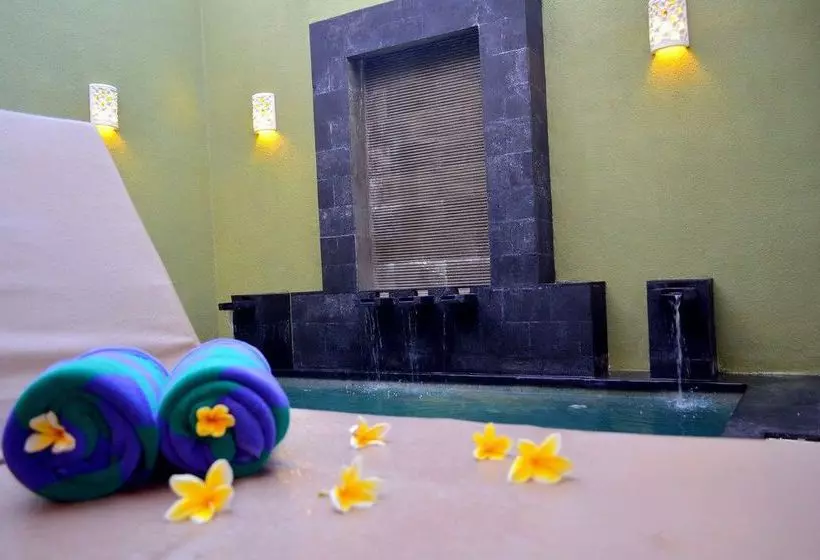 Jas Green Villas And Spa