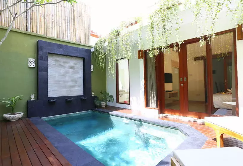 Jas Green Villas And Spa