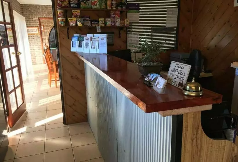 Мотель Idlewilde Country & Town Motorinn