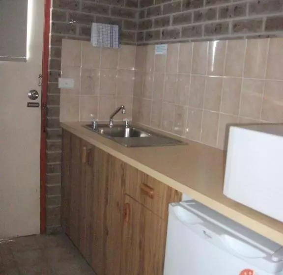 Мотель Idlewilde Country & Town Motorinn