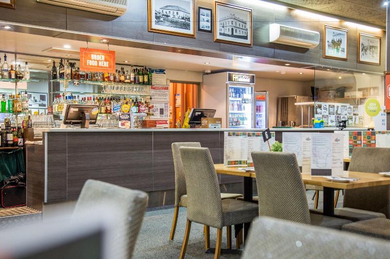 Nightcap At Federal Hotel Mt Gambier