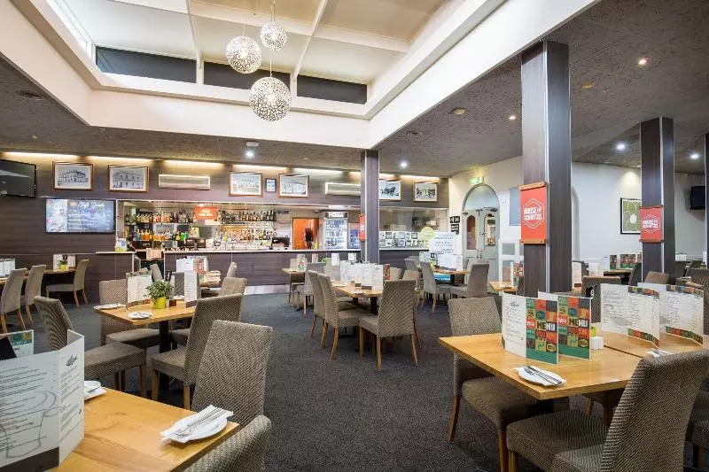 Nightcap At Federal Hotel Mt Gambier