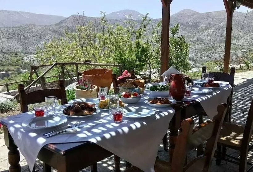 بنسيون Arodamos Traditional Houses