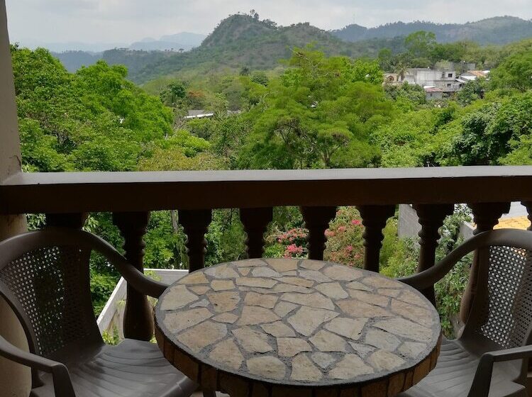 پانسیون La Escalinata