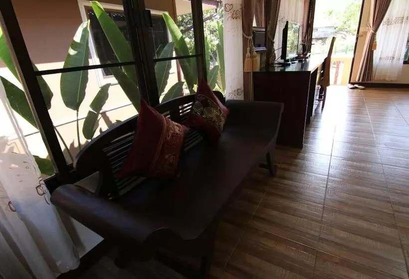 پانسیون Little Teak Home Stay