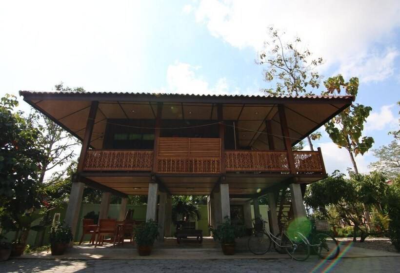 פנסיון Little Teak Home Stay