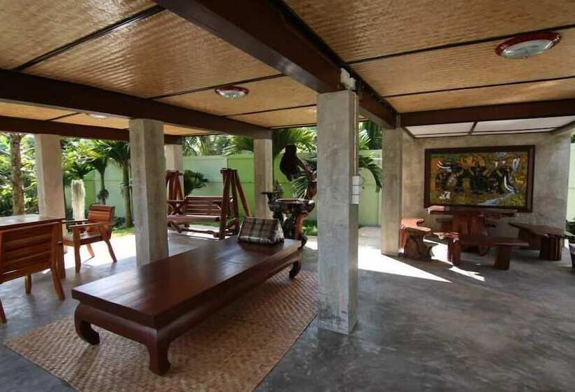 פנסיון Little Teak Home Stay