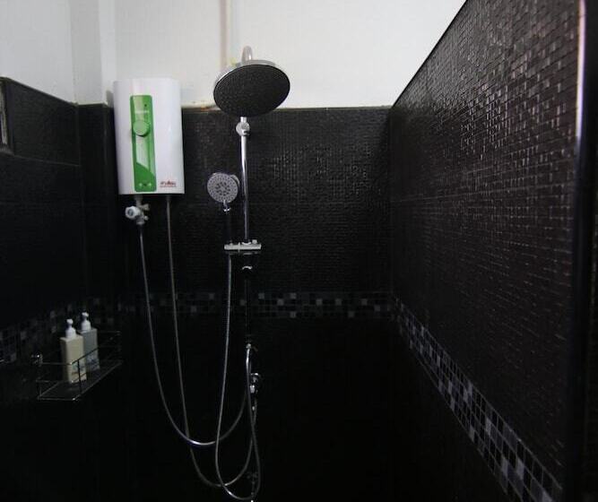 פנסיון Little Teak Home Stay