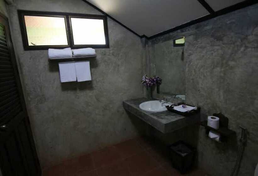 פנסיון Little Teak Home Stay