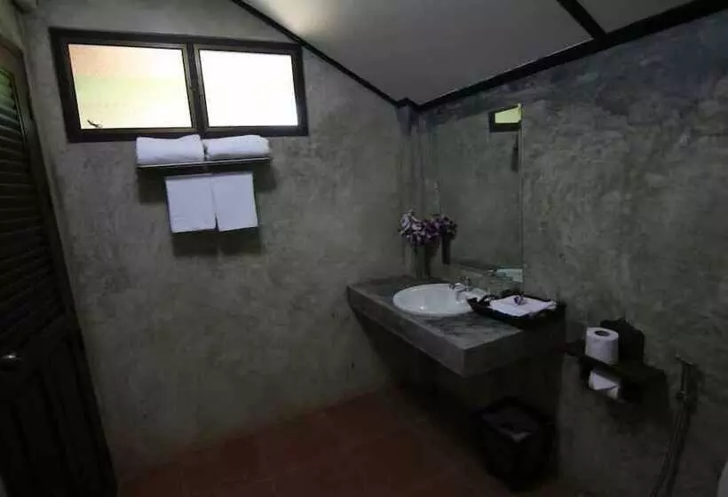 پانسیون Little Teak Home Stay