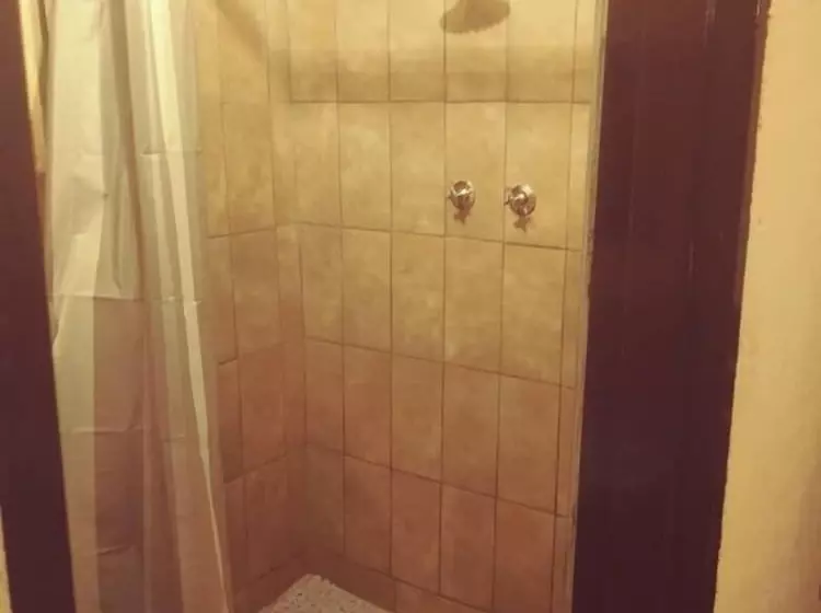 تختخواب و صبحانه Teklos Bnb