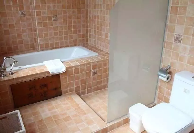 تختخواب و صبحانه Tung Lodge   Miaoli Branch