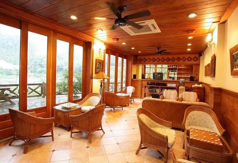تختخواب و صبحانه Tung Lodge   Miaoli Branch
