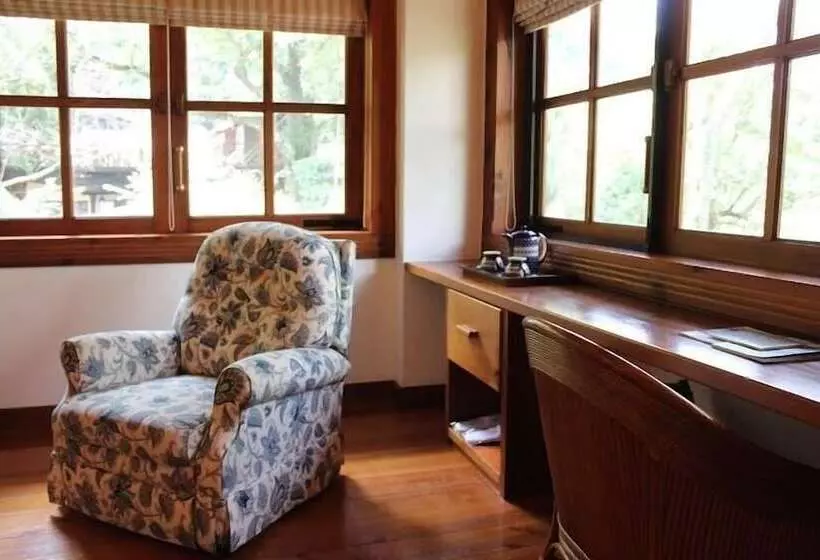 تختخواب و صبحانه Tung Lodge   Miaoli Branch