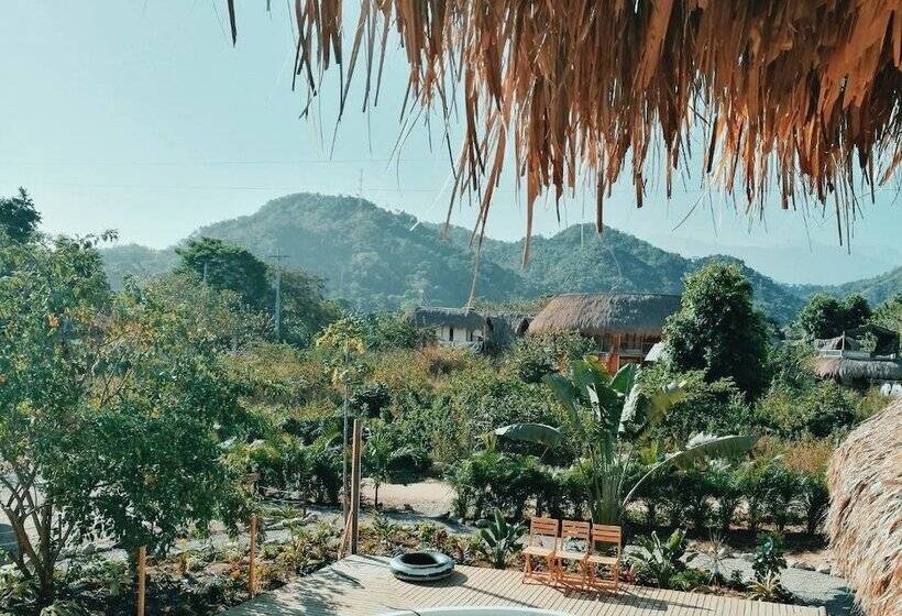 El Zoo Hostel & Pool