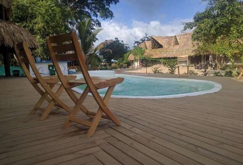 El Zoo Hostel & Pool