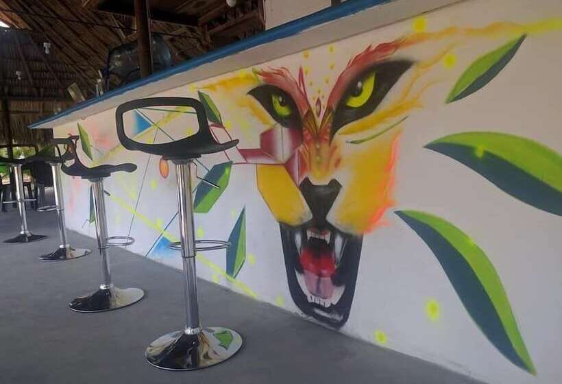 El Zoo Hostel & Pool