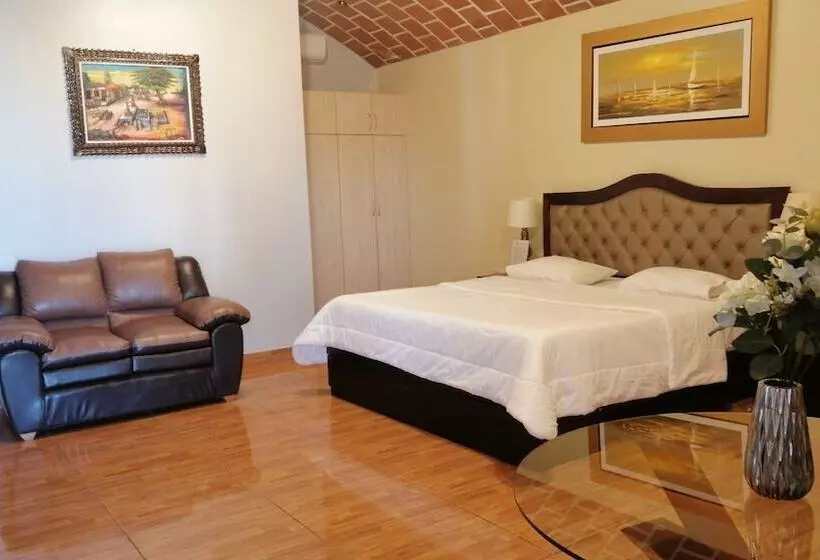 Hacienda Hotel Macacona