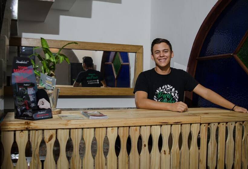 Hostal Pura Vida La 70