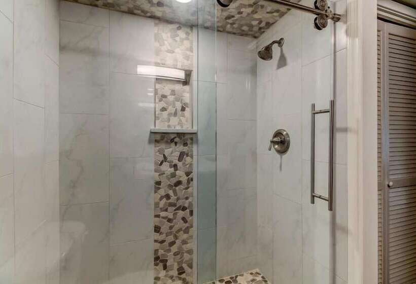 호텔 1362 Shipwatch