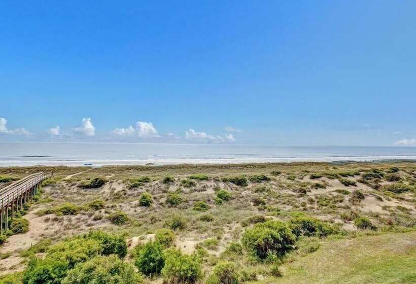 Отель 81 Ocean Place