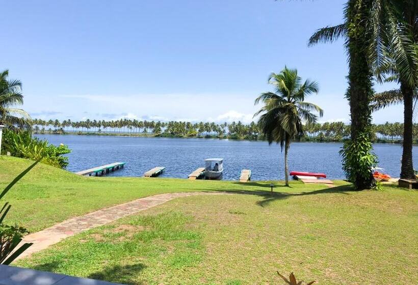 هتل African Queen Lodge