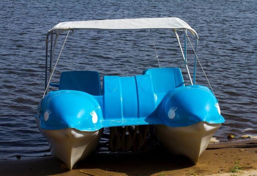 هتل African Queen Lodge