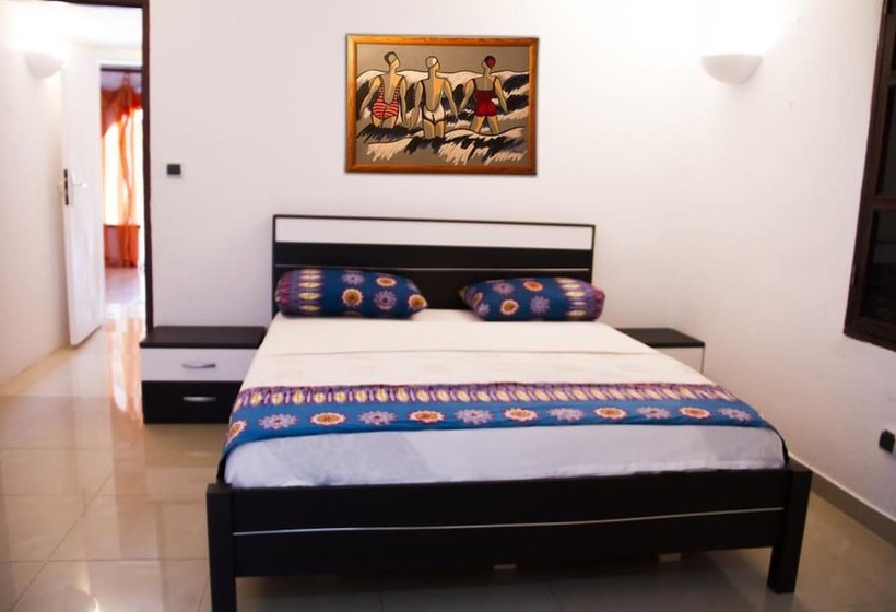 هتل African Queen Lodge