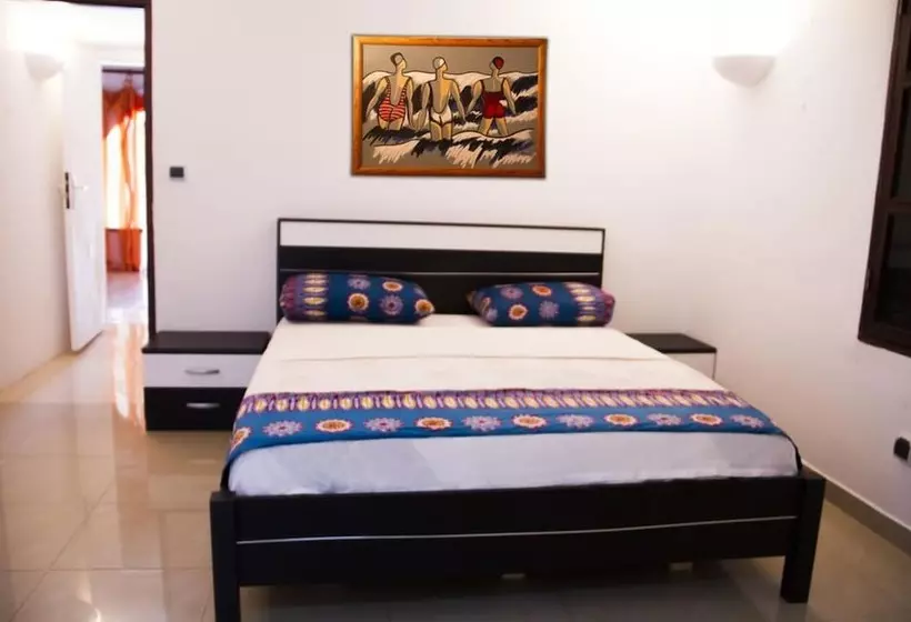 هتل African Queen Lodge