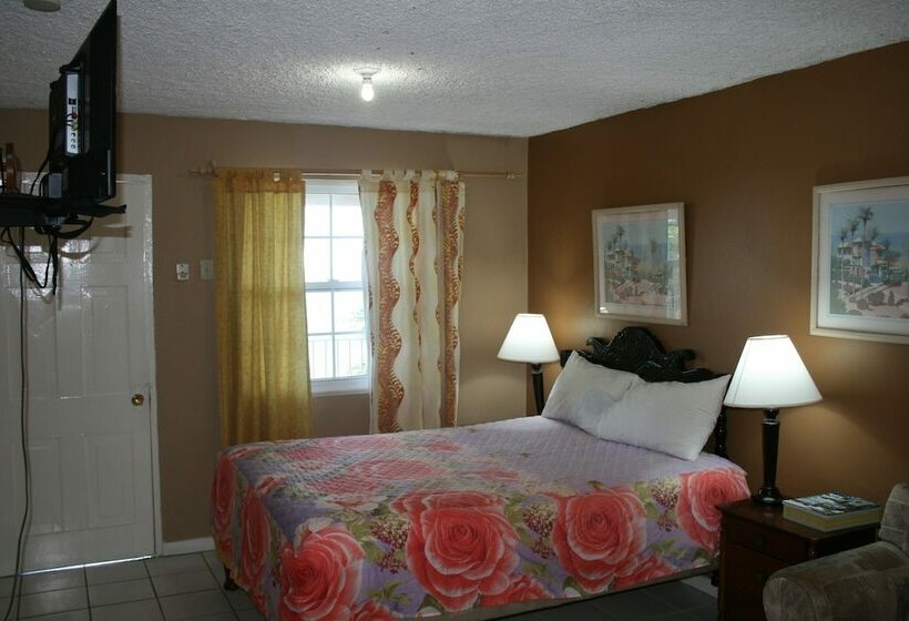 هتل Golden Shore Resort