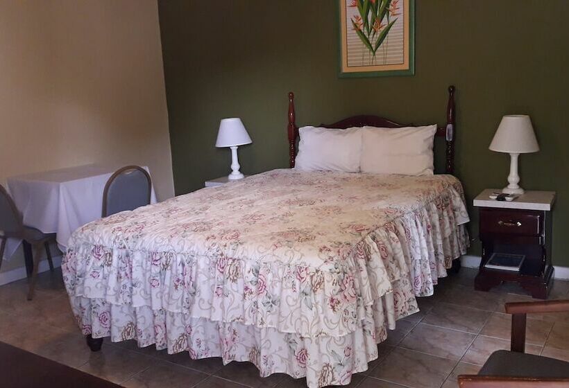 هتل Golden Shore Resort