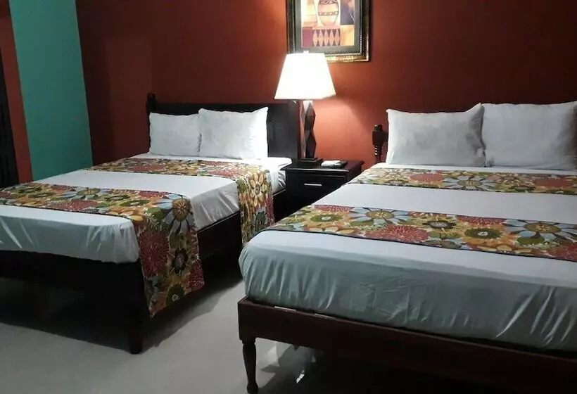 هتل Golden Shore Resort