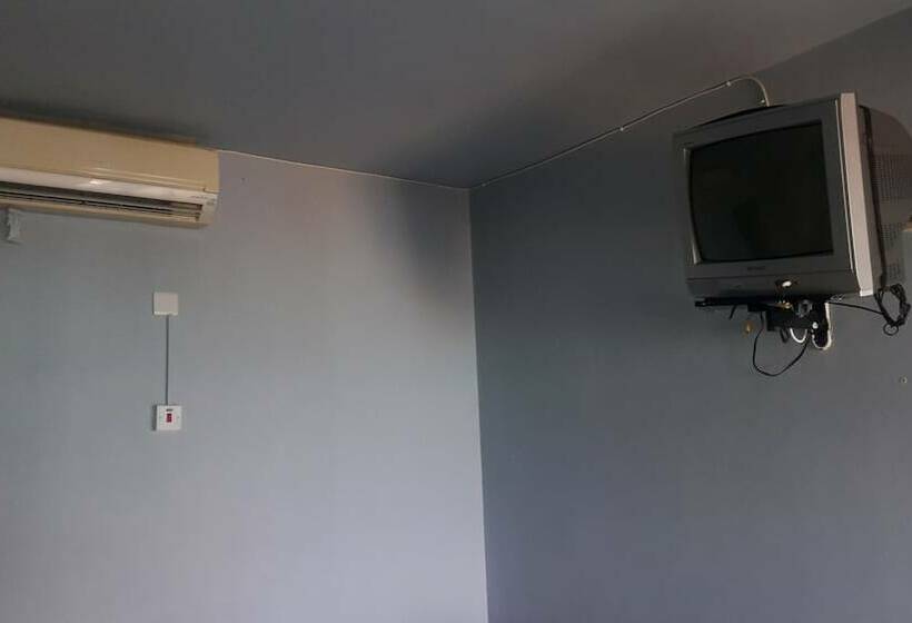 هتل Golden Shore Resort