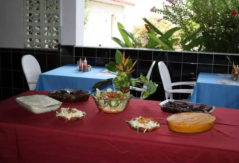 هتل Golden Shore Resort