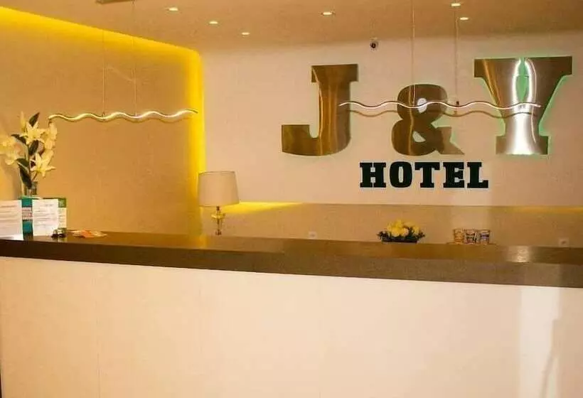 ホテル J & Y