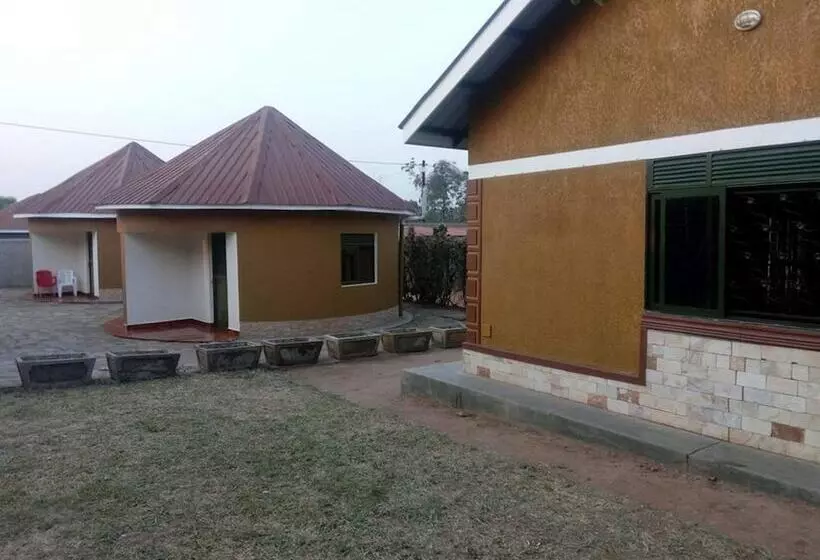 هتل Kalalo Cottage Inn