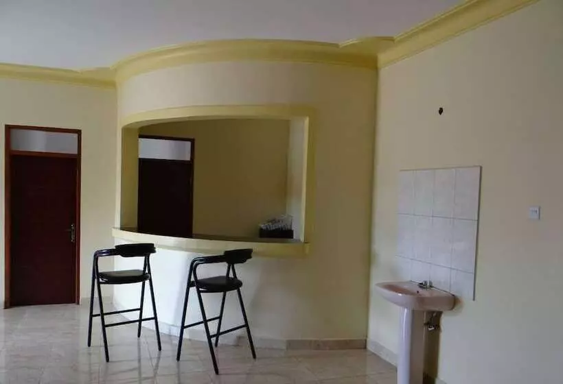 هتل Kalalo Cottage Inn