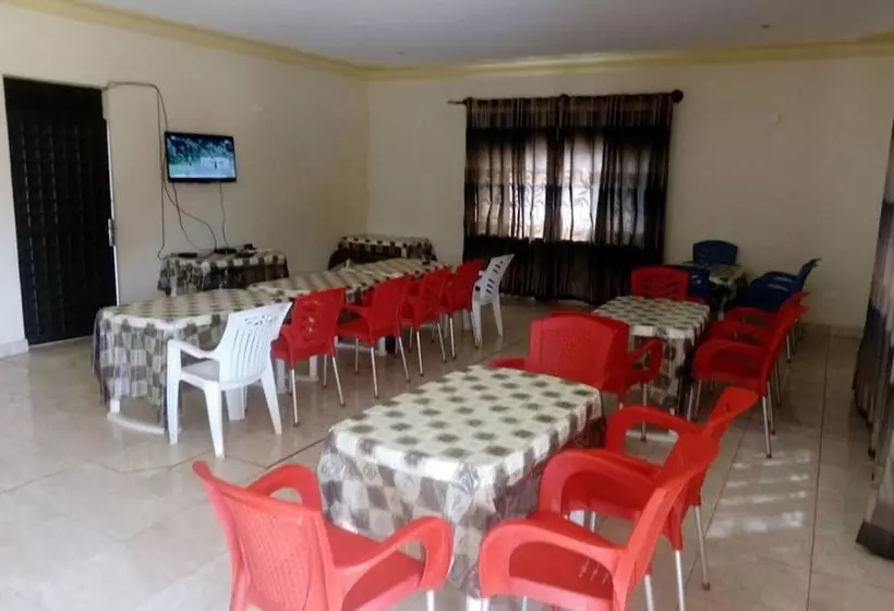 هتل Kalalo Cottage Inn