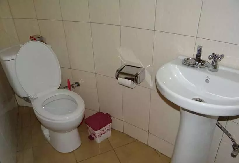 هتل Kalalo Cottage Inn