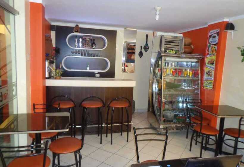 هتل La Posada De Valdez