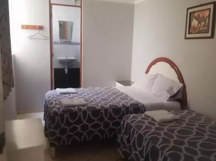 هتل La Posada De Valdez