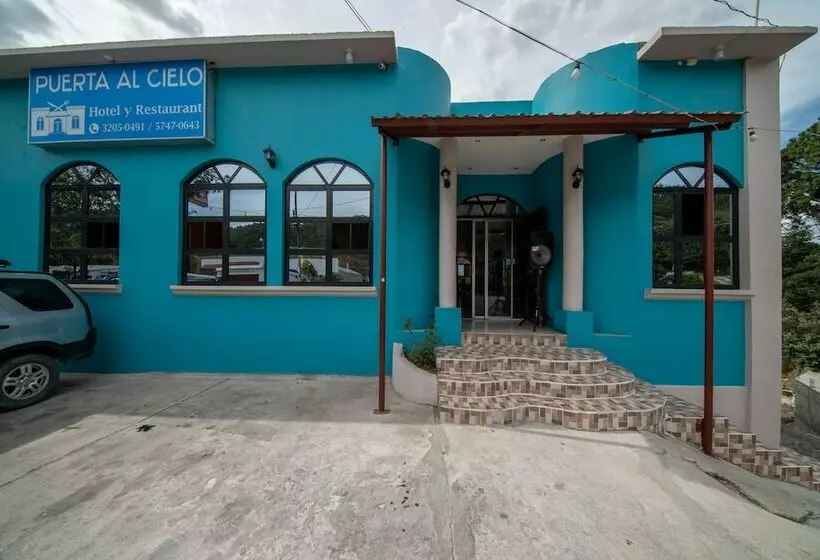 هتل Puerta Al Cielo