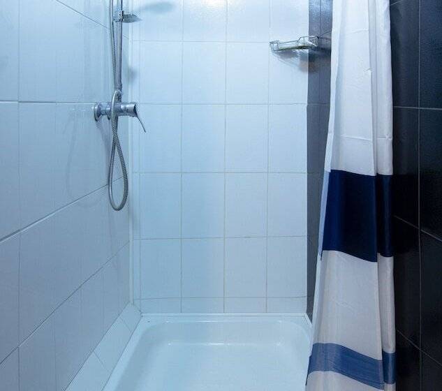 فندق على الطريق Sabi